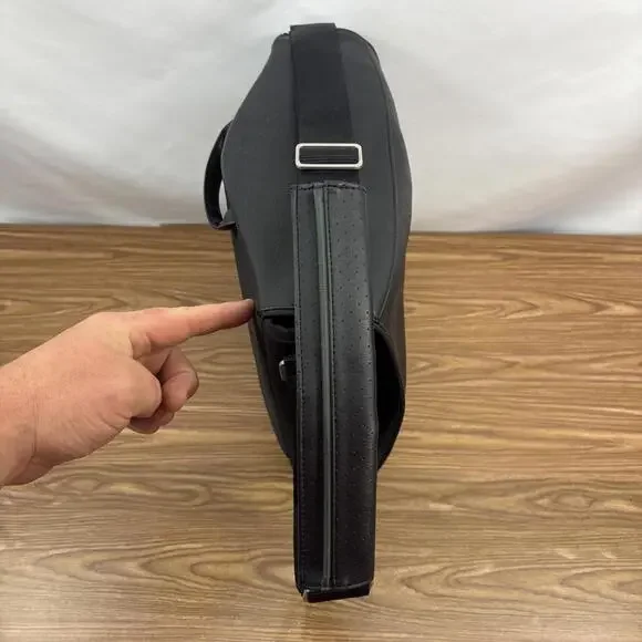 Bose SoundDock Portable Travel Bag Carrying Case ONLY and Shoulder Strap Black - Picture 11 of 13